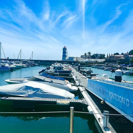 Umbolina Botel