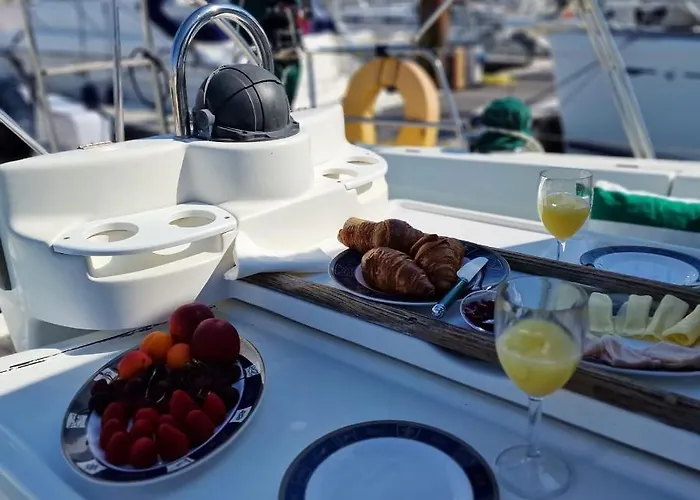 Umbolina Bådhotel *