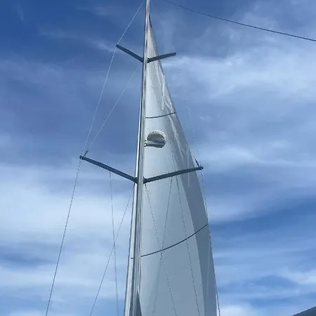 Bateau-hôtel Umbolina *